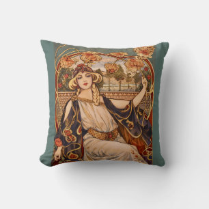 Coussin Muse du Chrysanthème Doré – Art Nouveau Floral 