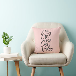 Coussin My Life is a Cat Video Black Lettering Blush Pink