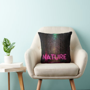 Coussin Mystère forêt d'épinette nature néon magenta signe