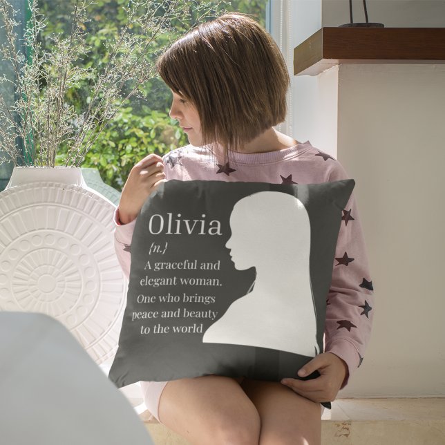 Coussin Name Form Essence (Minimal form and refined text create a thoughtful accent that reflects the essence of identity.)