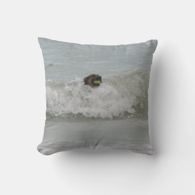 Coussin natation de berger allemand dans la vague (Recto)