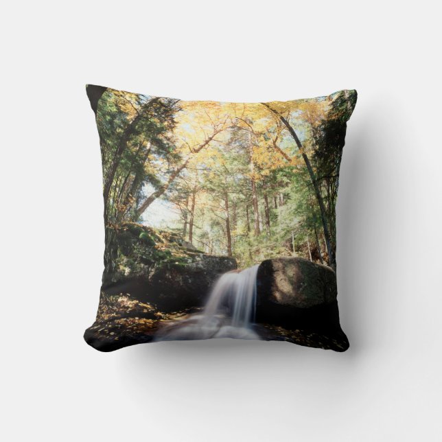 Coussin New Hampshire, Une cascade dans le White (Recto)