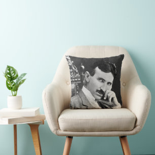Coussin Nikola Tesla (1856-1943) à 40 ans