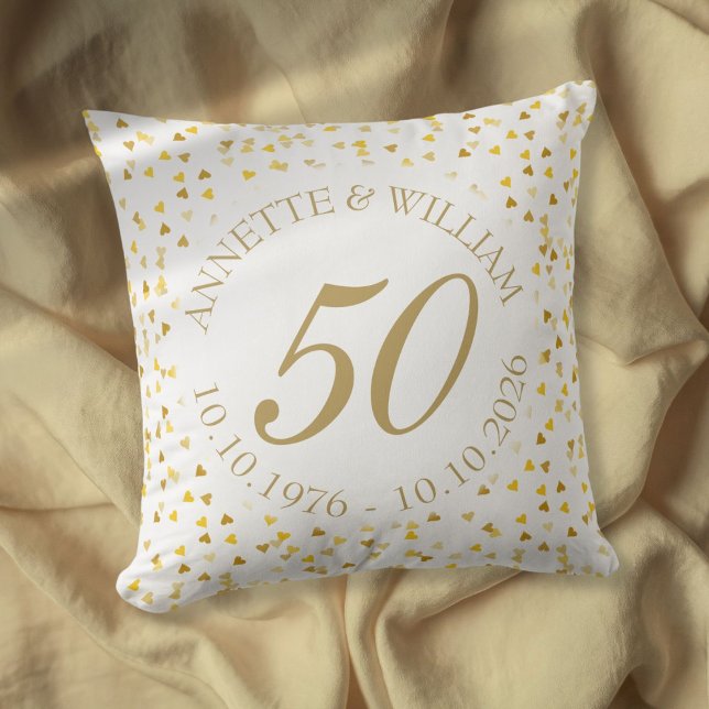 Coussin Noces d'or Confettis de coeurs (50th Wedding Anniversary Golden Hearts Confetti Throw Pillow)