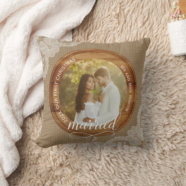 Coussin Noël de mariage rustique en toile de jute et dente (Couverture)