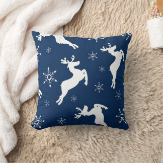 Coussin Noël moderne au renne bleu aquarelle neige