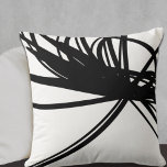Coussin Noir courbe Abstrait ruban design sur blanc<br><div class="desc">Élevez votre décor de maison avec cet élégant oreiller à jetons noir et blanc avec un design abstrait de ruban incurvé. Le design moderne et minimaliste est parfait pour n'importe quel espace, du salon à la chambre. L'impression de haute qualité est vive et vibrante, et le coussin lui-même est doux...</div>