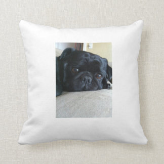 Coussin noir de carlin