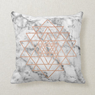 Coussin Noir de marbre de triangle d'or de rose de rose de