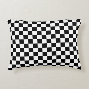 Coussin noir et blanc d'accent de damier