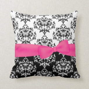 Coussin noir et blanc de décorateur de damassé