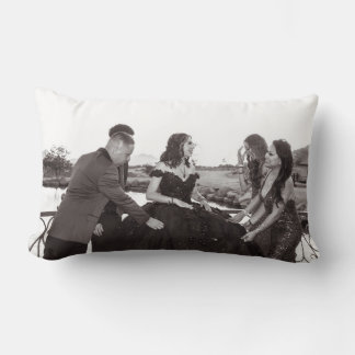 Coussin noir et blanc - Famille Vasquez