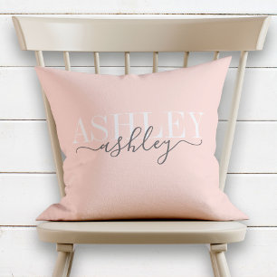 Coussin Nom Chic Monogram Blush rose Grey Élégant