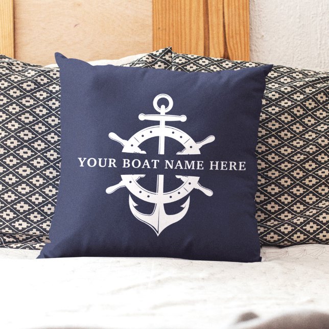 Coussin Nom de bateau moderne Roue de navire Ancre Bleu na (Get cozy with our custom trendy boat-themed pillow!)