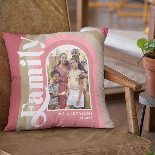 Coussin Nom de famille d'arche rose rétro (Créateur téléchargé)