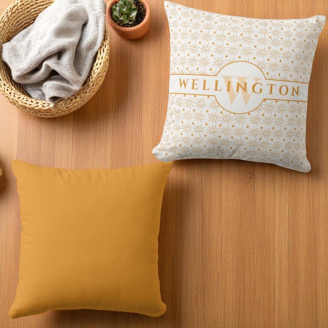Coussin Nom de monogramme amusant Dessiné à la main Soleil (Front and back throw pillow )