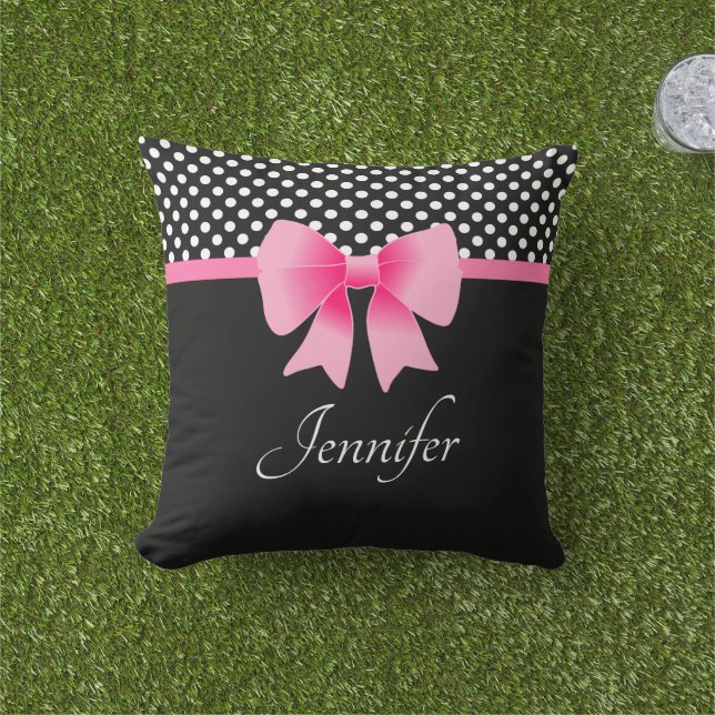 Coussin Nom de motif à pois noir et blanc avec ruban rose (Herbe)