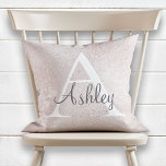 Coussin Nom du monogramme de l'étincelle de perle<br><div class="desc">Élégant Coussin de nom de monogramme de la séquence de perles de fille. Ce coussin mignon et girly peut être customisé avec votre nom initial et prénom. Vous pouvez modifier la couleur du texte et du style de police pour customiser davantage la conception. Parfait pour la chambre d'une fille !...</div>