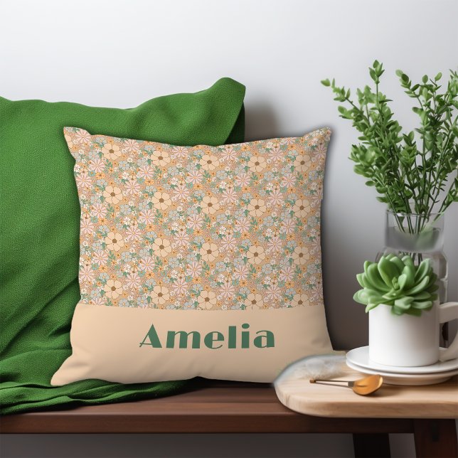 Coussin Nom du motif floral beige pastel (Créateur téléchargé)