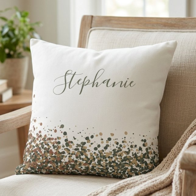 Coussin Nom élégant en écriture avec confettis pailletés t (This soft throw pillow with elegant script and earthy glitter is perfect for a friend’s birthday.)