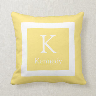 Coussin Nom fait sur commande blanc jaune en pastel de