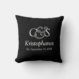 Coussin Nom Initiales Écriture Élégante Cadeau de Mariage