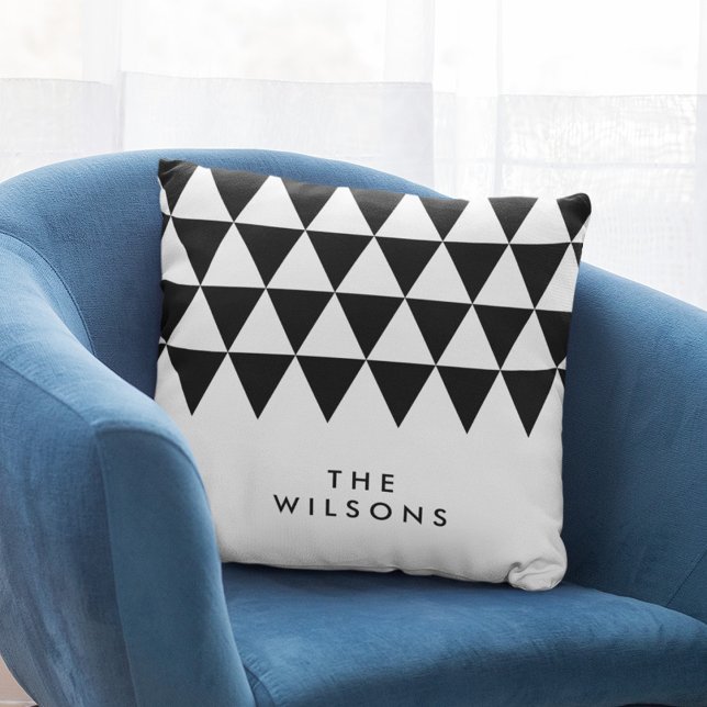 Coussin Nom minimaliste blanc Motif triangle noir (Créateur téléchargé)