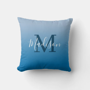 Coussin Nom moderne Monogramme Sky Blue Gradient