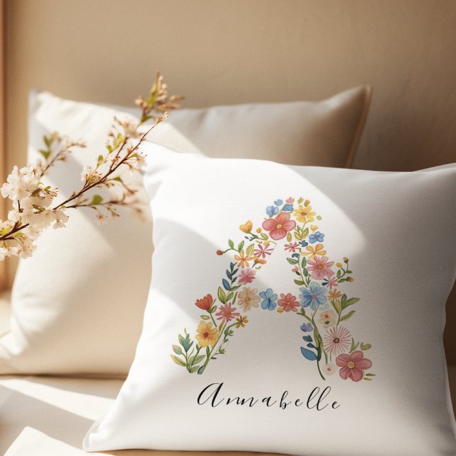 Coussin Nom personnalisé et monogramme floral 'A' (Créateur téléchargé)