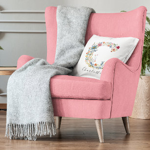 Coussin Nom personnalisé et monogramme floral 'C'