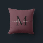 Coussin Noms de mariage élégants monogramme bordeaux Scrip<br><div class="desc">Oreiller souvenir chic monogrammé avec vos noms et monogramme en écriture manuscrite élégante blanche calligraphie et typographie moderne noire sur un fond bordeaux. Ajoutez simplement vos noms et monogramme. Conçu exclusivement pour vous par Happy Dolphin Studio. Si vous avez besoin d'aide ou de produits assortis, veuillez nous contacter à happydolphinstudio@outlook.com....</div>