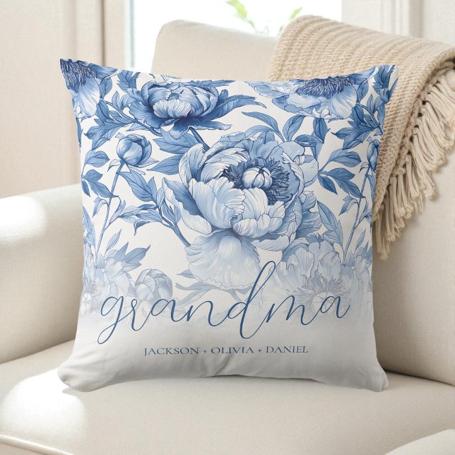 Coussin Noms des petits-enfants de grand-mère bleu élégant (Elegant Blue Floral Grandchildren's Names Grandma Throw Pillow)