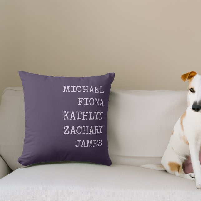 Coussin Noms des petits-enfants modernes Violet (Modern Grandkids Names Purple Throw Pillow)