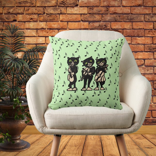 Coussin Notes musicales de Black Cats musicien vintage (Three black cat musicians playing musical instruments on black music notes green decorative pillow.)