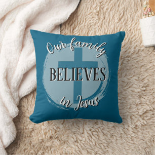 Coussin Notre famille croit en Jésus