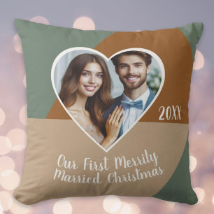 Coussin Notre première photo personnalisée de Noël mariée