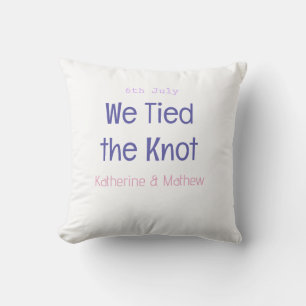 Coussin nous avons noué le nœud engagement mariage violet 