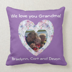 Coussin "Nous vous aimons cadre en forme de coeur floral