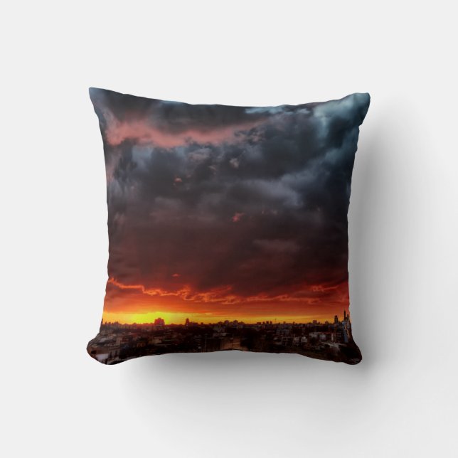 Coussin Nuages, coucher du soleil et rouge (Recto)