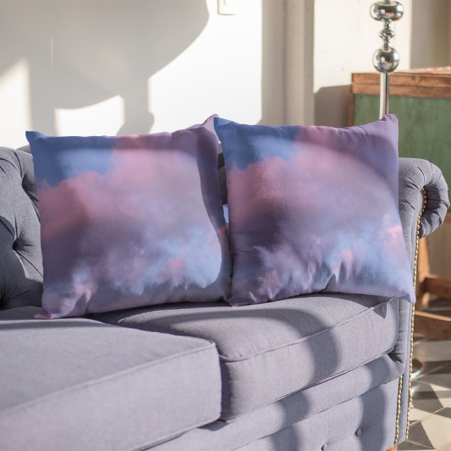 Coussin Nuages de barbe à papa au coucher du soleil (Cotton Candy Clouds at Sunset Throw Pillow)