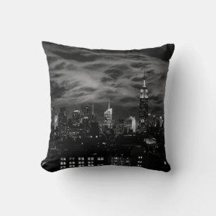Coussin Nuages éthérés : Horizon de NYC, bâtiment BW