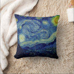 Coussin Nuit Van Gogh Starry<br><div class="desc">L'oeuvre de Vincent Van Gogh "The Starry Night" est présentée sur cet oreiller. Un ciel nocturne si vivant avec de somptueux tourbillons ! **Découvrez les produits associés avec ce design dans notre boutique et découvrez des options plus extraordinaires avec cette merveilleuse image : https://www.zazzle.com/collections/arty_gifts_for_the_van_gogh_fan_in_your_life-119079521028472120?rf=238919973384052768</div>
