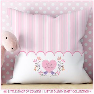 Coussin Nurserie à monogramme en forme de cœur floral rose