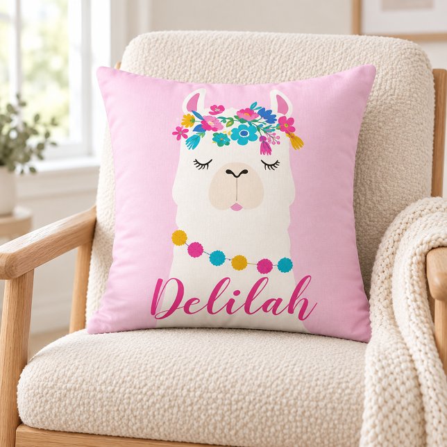 Coussin Nursery à monogramme lama écriture rose (Créateur téléchargé)