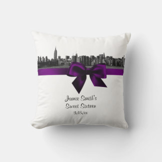 Coussin NYC Skyline large en BW violet