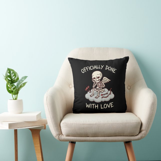 Coussin Officially Done With Love Skeleton Cupid Design (Chaise)