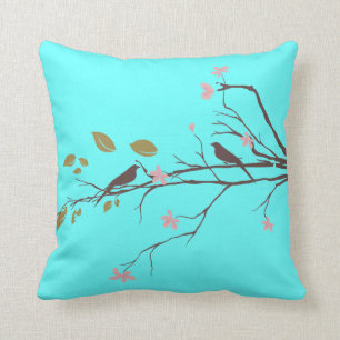 Coussin oiseaux dans le carreau de fleurs de cerisier