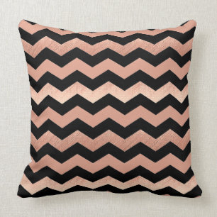 Coussin Or rose de cool et conception noire de Chevron