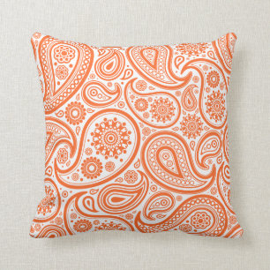 Coussin orange de motif de Paisley Flora
