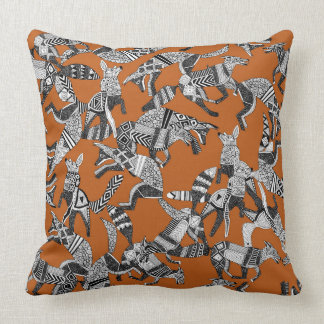 Coussin orange de partie de renard de région boisée